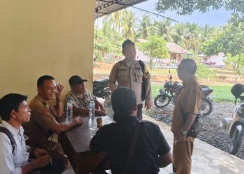 Bhabinkamtibmas Polsek Bahorok Sambangi Warga, Ajak Aktifkan Kembali Poskamling