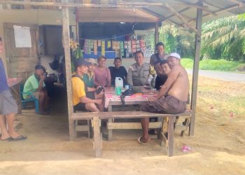Bhabinkamtibmas Polsek Besitang Ajak Warga Jadi Mata dan Telinga Keamanan Lingkungan