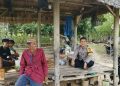 Bhabinkamtibmas Sambangi Warga Serang Jaya Hilir, Bahas Kamtibmas hingga Antisipasi Cuaca Ekstrem