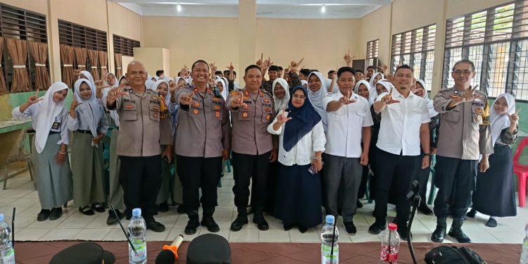 Polri Hadir di Sekolah, Sat Binmas Polres Langkat Edukasi Pelajar Cegah Pergaulan Bebas dan Gangguan Kamtibmas