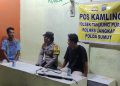 Sambangi Pos Kamling di Desa Pematang tengah, Bhabinkamtibmas Polsek Tanjung Pura Sampaikan Pesan Kamtibmas kepada Warga