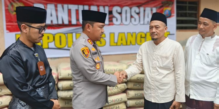 Kapolres Langkat Salurkan Bantuan Material untuk Pembangunan Mesjid Al- Ikhlas 
