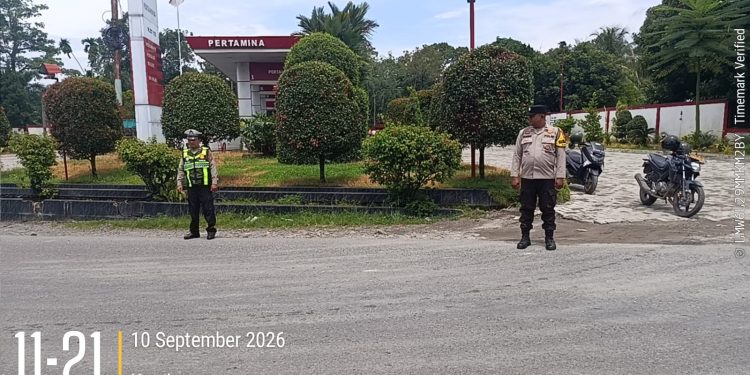 Antrean SPBU Memanjang, Polsek Salapian Turun Atur Lalu Lintas