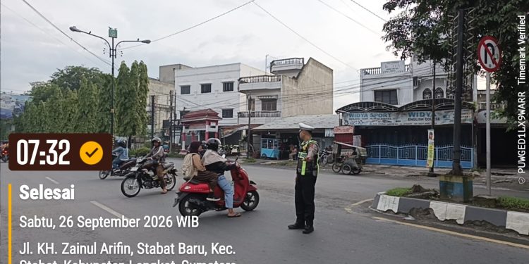 Polisi Hadir di Jalan Raya Sejak Pagi, Sat Lantas Polres Langkat Wujudkan Keamanan dan Kelancaran Aktivitas Masyarakat.