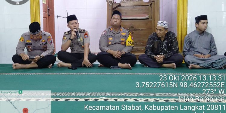 Makmurkan Masjid Sambil Serap Aspirasi, Kapolsek Stabat Gelar ‘Jumat Keliling’ di Masjid Al-Ishlah Kelurahan Perdamaian