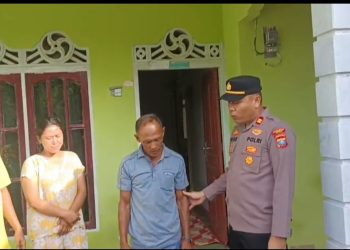 Wujud Kepedulian, Kapolsek Padang Tualang Salurkan Bansos kepada Keluarga Almarhumah Asna