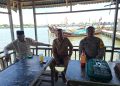 Sambangi Nelayan di Perlis, Bhabinkamtibmas Babalan Ingatkan Waspada Cuaca dan Kamtibmas