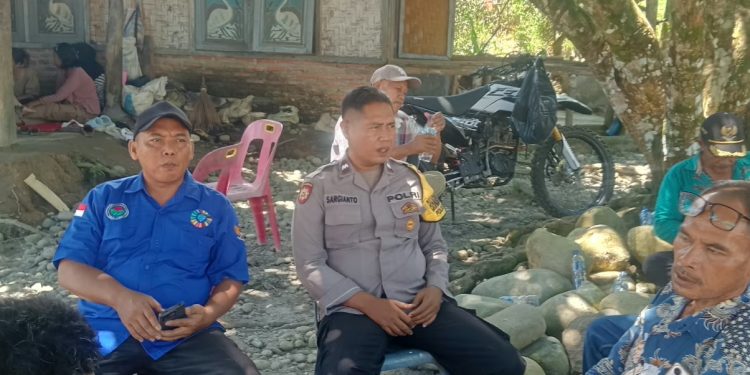 Sambangi Warga Desa Rampah, Bhabinkamtibmas Salapian Ingatkan Waspada Karhutla