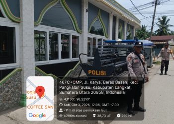 Polisi Amankan Ibadah Zuhur, Bhabinkamtibmas Pangkalan Susu Hadir di Masjid Amanah