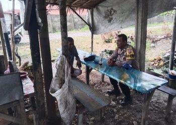 Sambangi Warga Paya Bengkuang, Bhabinkamtibmas Ajak Jaga Persatuan dan Bijak Bermedia Sosial
