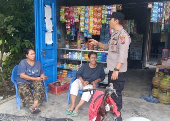 Sambangi Warga Kelurahan Kebun Lada, Bhabinkamtibmas Hinai Perkuat Silaturahmi dan Kamtibmas