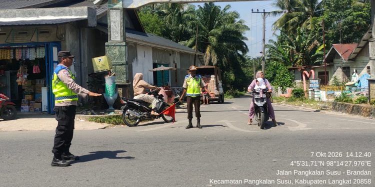 Pulang Sekolah Lebih Aman, Polisi Hadir di Persimpangan MIN 9 Langkat