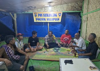 Polisi Bersama Masyarakat, Jaga Pos Kamling dan Perkuat Keamanan Lingkungan