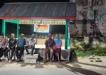 Polisi Bersama Masyarakat, Polsek Besitang Sambangi Pos Kamling dan Perkuat Kamtibmas