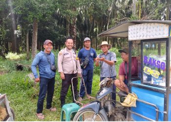 Polisi Bersama Masyarakat, Bhabinkamtibmas Bahorok Sambangi Pedagang di Depan SMP Swasta Turangi