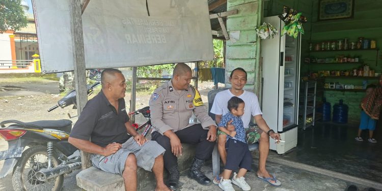 Polisi Bersama Masyarakat, Bhabinkamtibmas Salapian Ajak Warga Minta Kasih Waspada Kejahatan dan Bencana