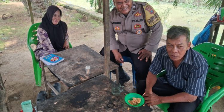 Polisi Bersama Masyarakat, Bhabinkamtibmas Polsek Hinai Ajak Warga Waspada Kejahatan dan Jauhi Judi Online