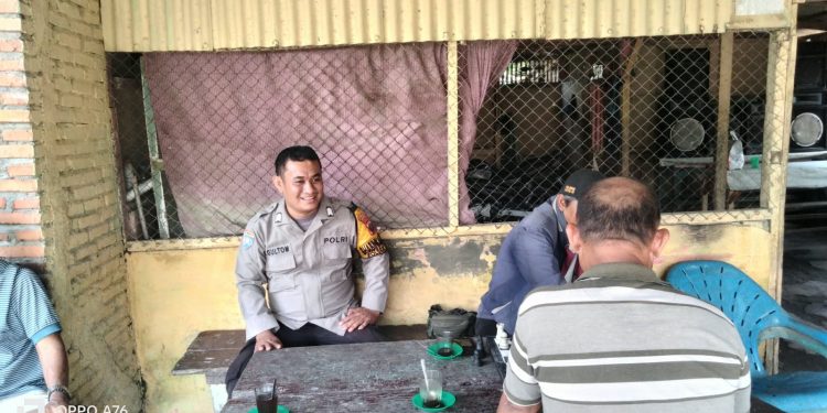 Polisi Bersama Masyarakat, Bhabinkamtibmas Polsek Stabat Ajak Warga Waspada Kejahatan dan Bencana