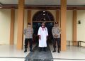 Pastikan Kekhusyukan Ibadah Minggu, Bhabinkamtibmas Polsek Gebang Amankan Dua Gereja di Paluh Manis