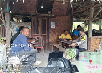 Polisi Bersama Masyarakat, Bhabinkamtibmas Bahorok Ajak Warga Jaga Kerukunan dan Awasi Pergaulan Anak
