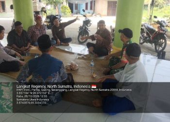 Sambangi Masjid Babun Najah, Bhabinkamtibmas Secanggang Pererat Silaturahmi dengan Tokoh Agama