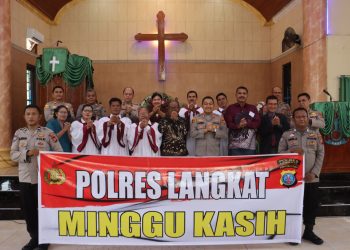 Minggu Kasih di Gereja HKBP Stabat, Kapolres Langkat Ajak Jemaat Bersama Jaga Kamtibmas