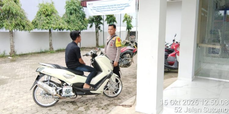 Sinergitas Tiga Pilar Desa Selotong Dampingi Pembagian BLT Dana Desa untuk Kesejahteraan Warga