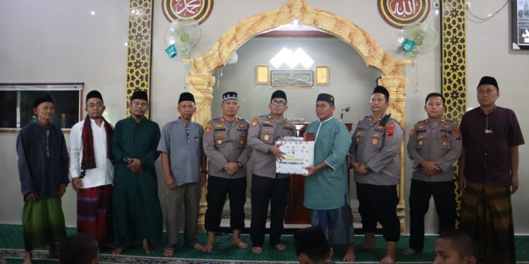 Jumat Keliling di Stabat, Polres Langkat Ajak Warga Perangi Narkoba dan Jaga Kamtibmas