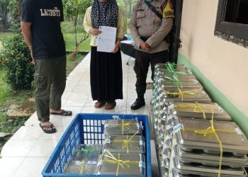 Pastikan Asupan Gizi Aman, Polsek Kuala Pengawalan Distribusi MBG Sekaligus Tingkatkan Kewaspadaan Siswa
